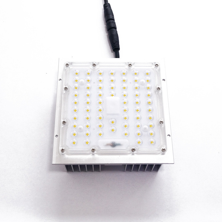 정연한 모양 SMD3030 LED 가로등 장비 50w 150lm/W 실리콘 틈막이