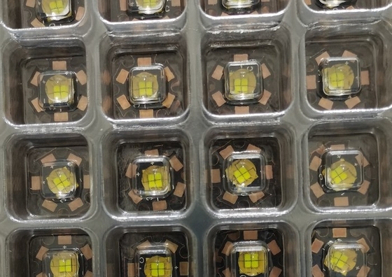 900lm 1100lm 10W 고전력 백색 LED COB 850mA 순방향 전류