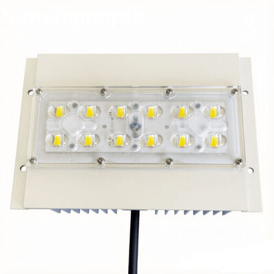 도로 조명용 158×103도 광학 렌즈 및 알루미늄 PCB가 포함된 60W 7070 LED 가로등 모듈